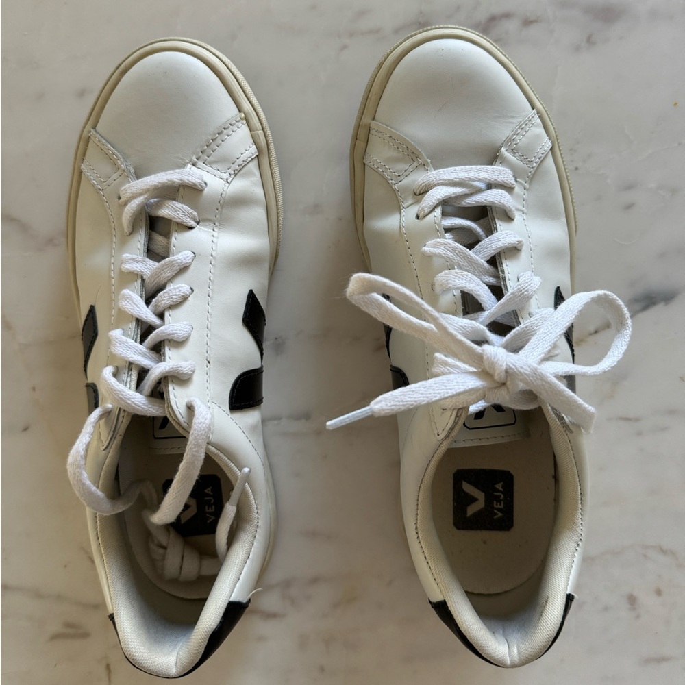 Size 7 Veja